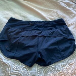 Lululemon shorts size 4